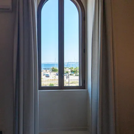לינה וארוחת בוקר Palazzo Vergine - By Inside Salento גאליפולי