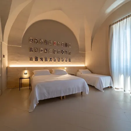 Palazzo Vergine - By Inside Salento לינה וארוחת בוקר גאליפולי